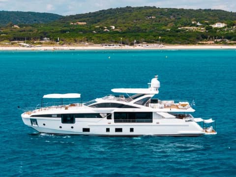 NEMESIS – Superyacht (Azimut 32 Metri)