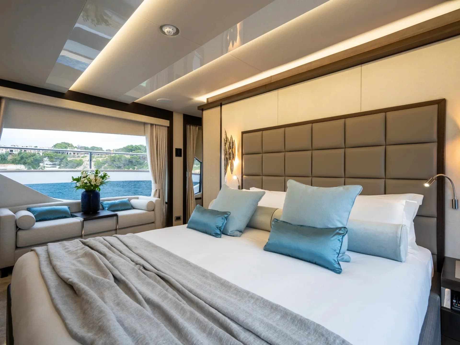 BLUE INFINITY ONE – 24