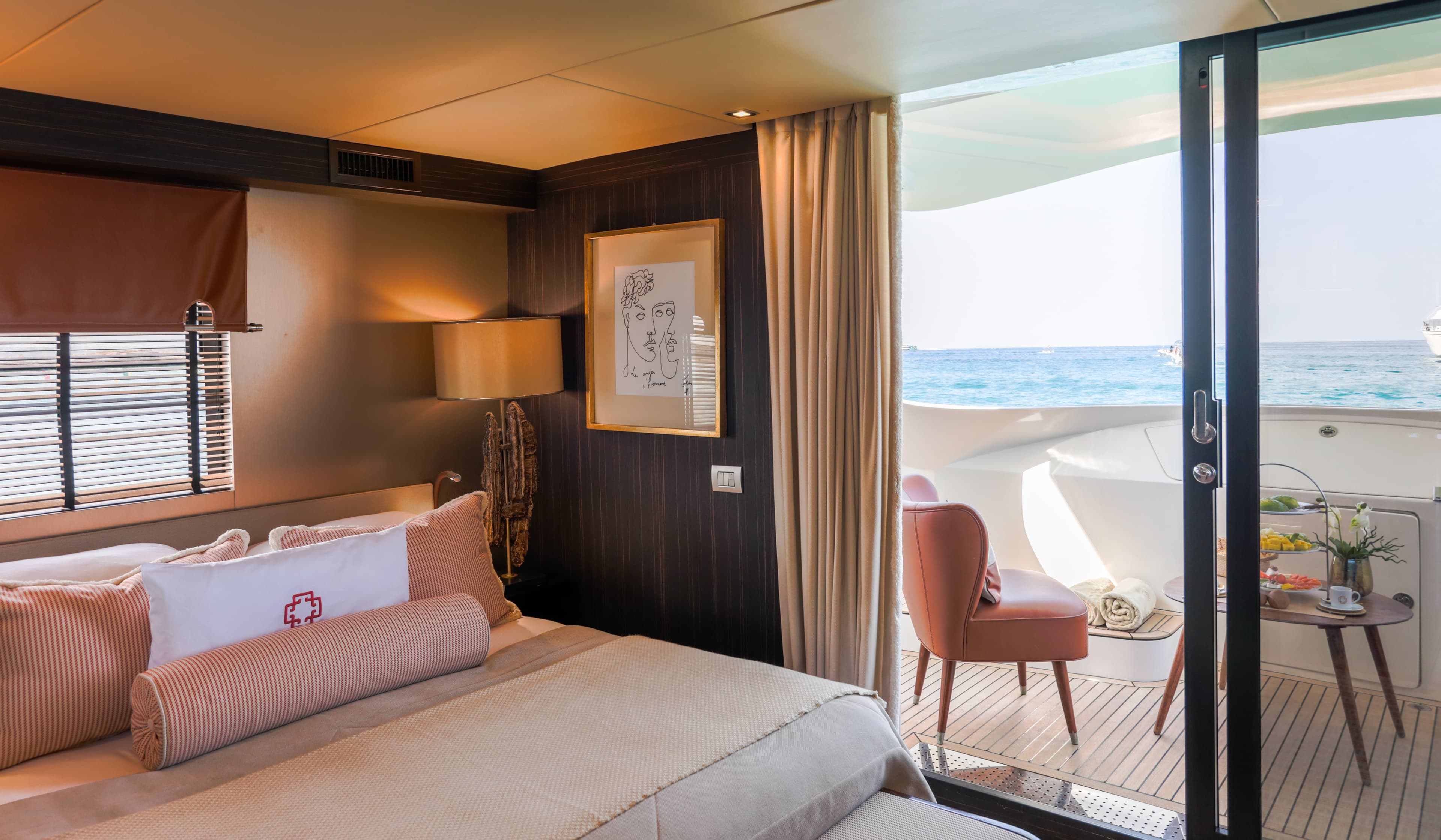 Goldfinger House of Hütter – 15