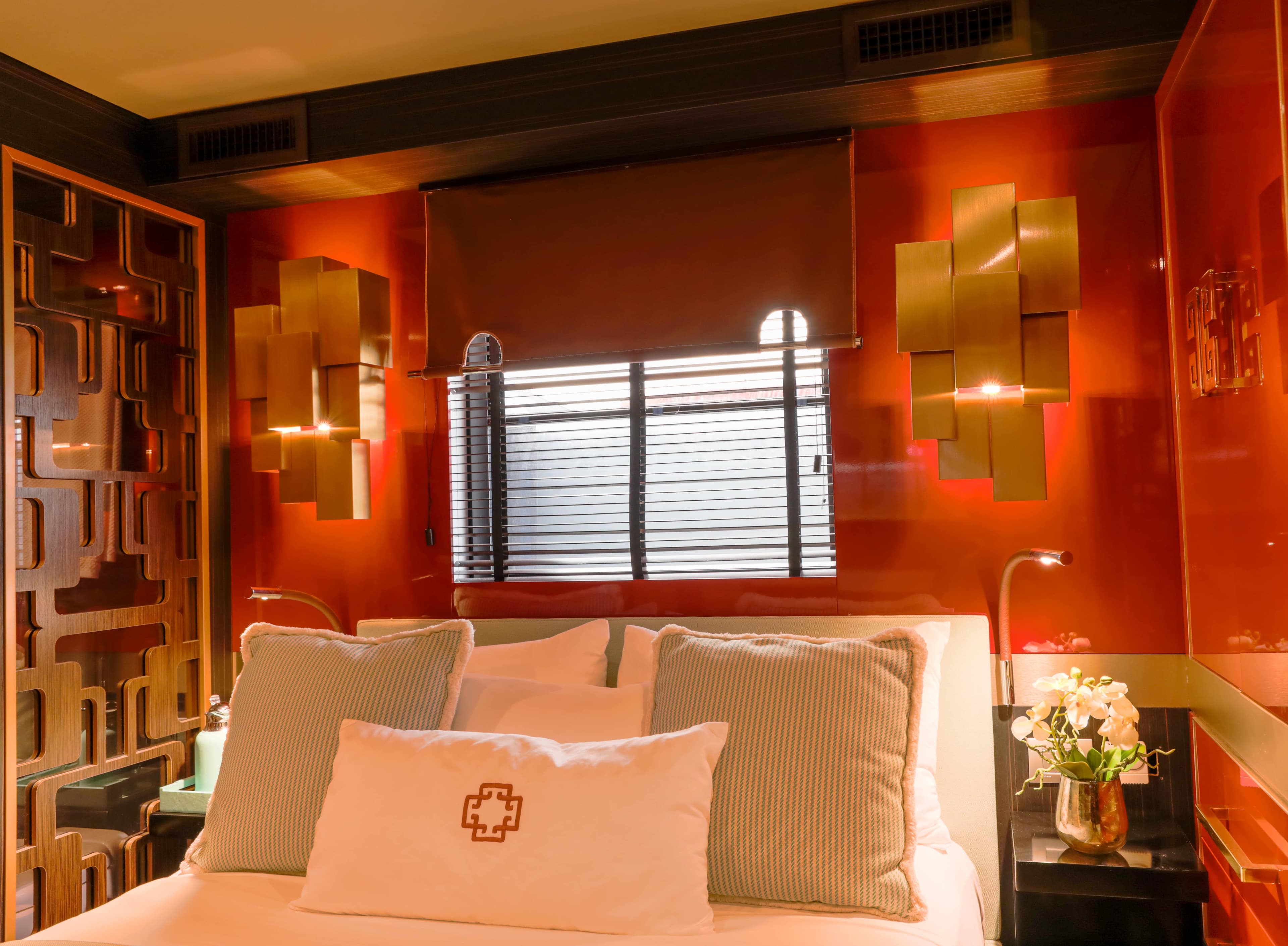 Goldfinger House of Hütter – 2