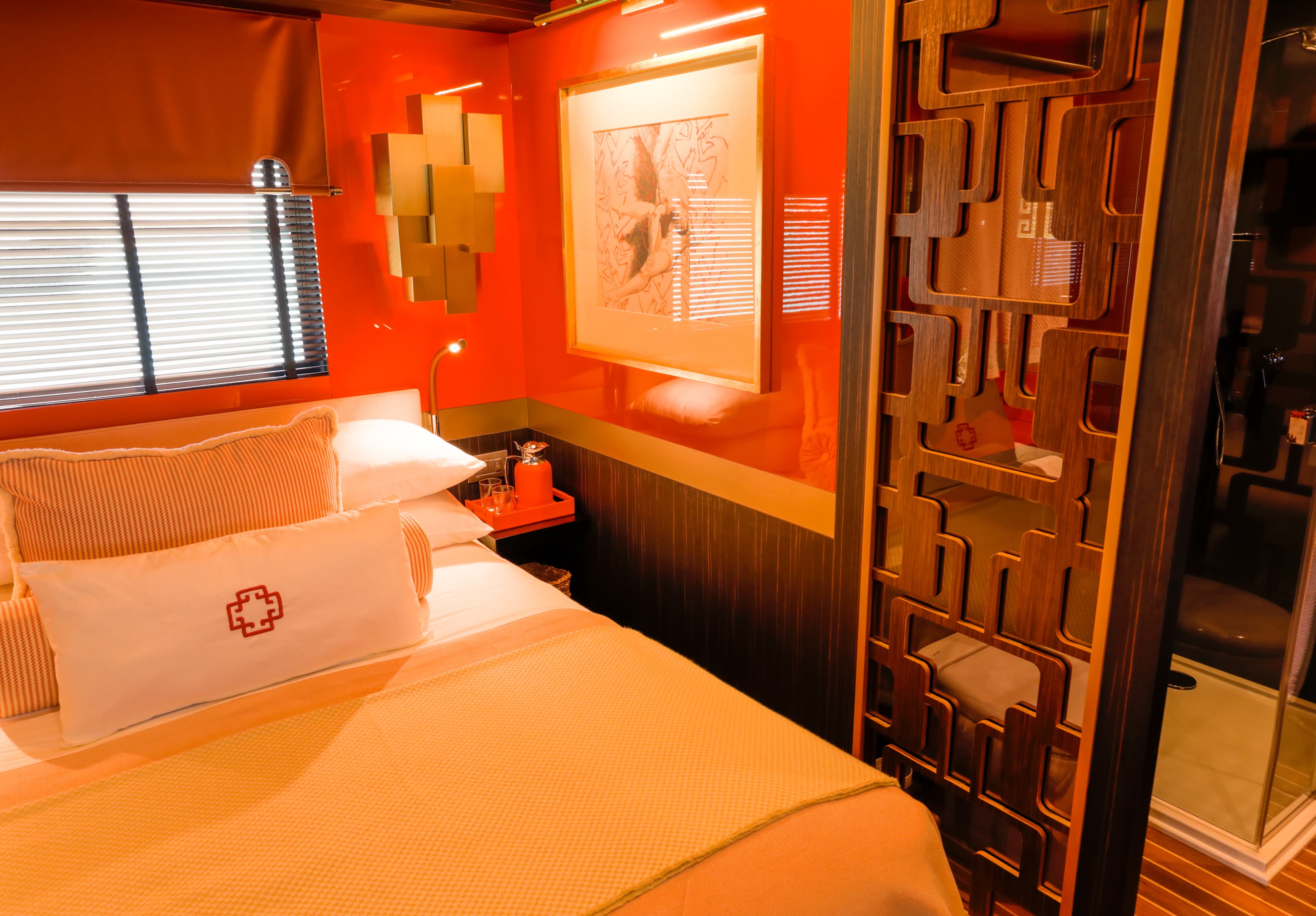 Goldfinger House of Hütter – 4