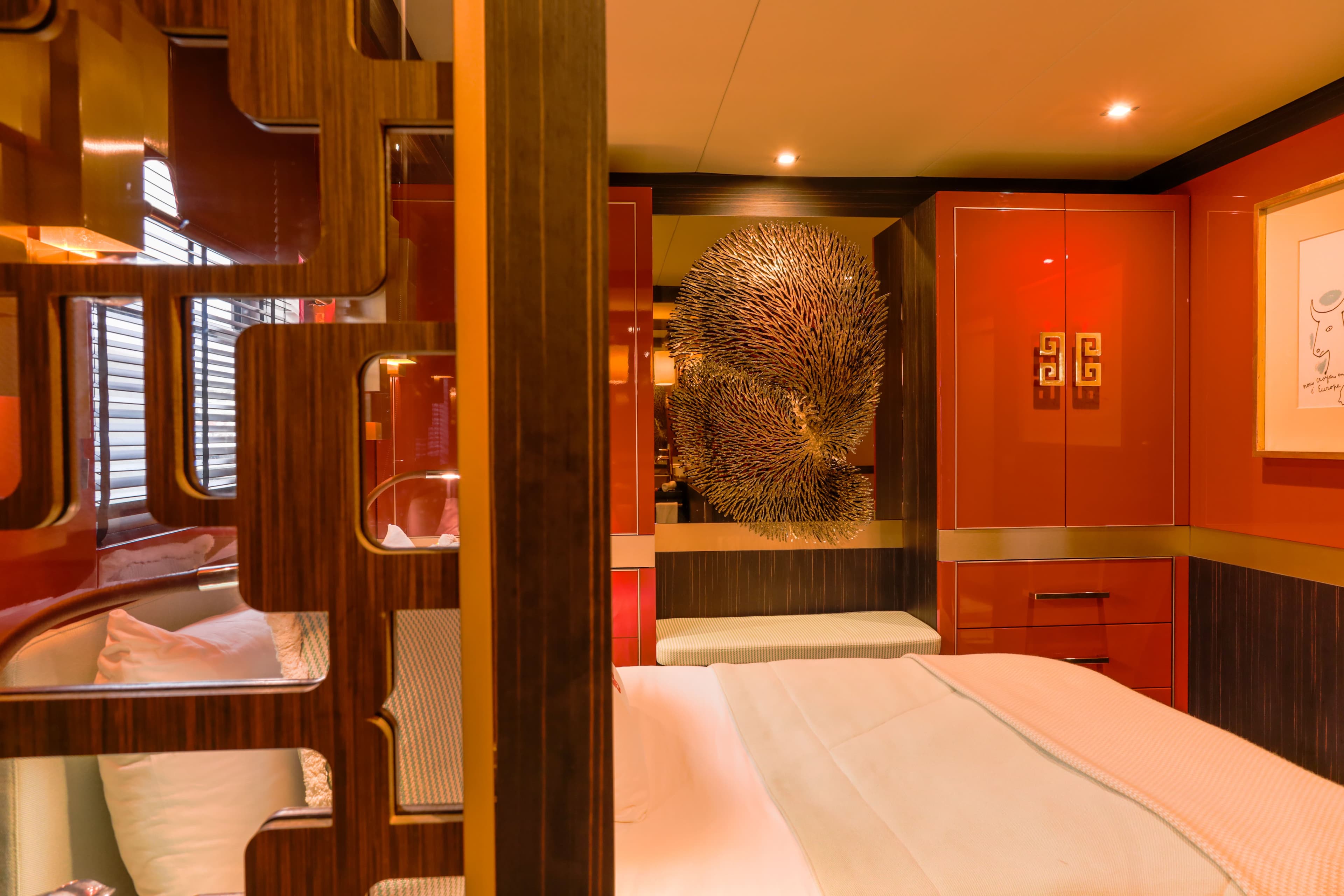 Goldfinger House of Hütter – 5